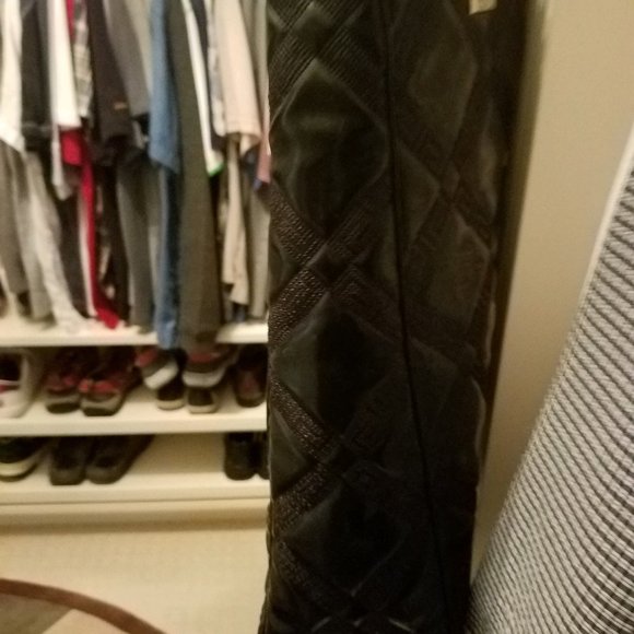 Versage Large Quilted Shoulder Bag - Picture 5 of 16